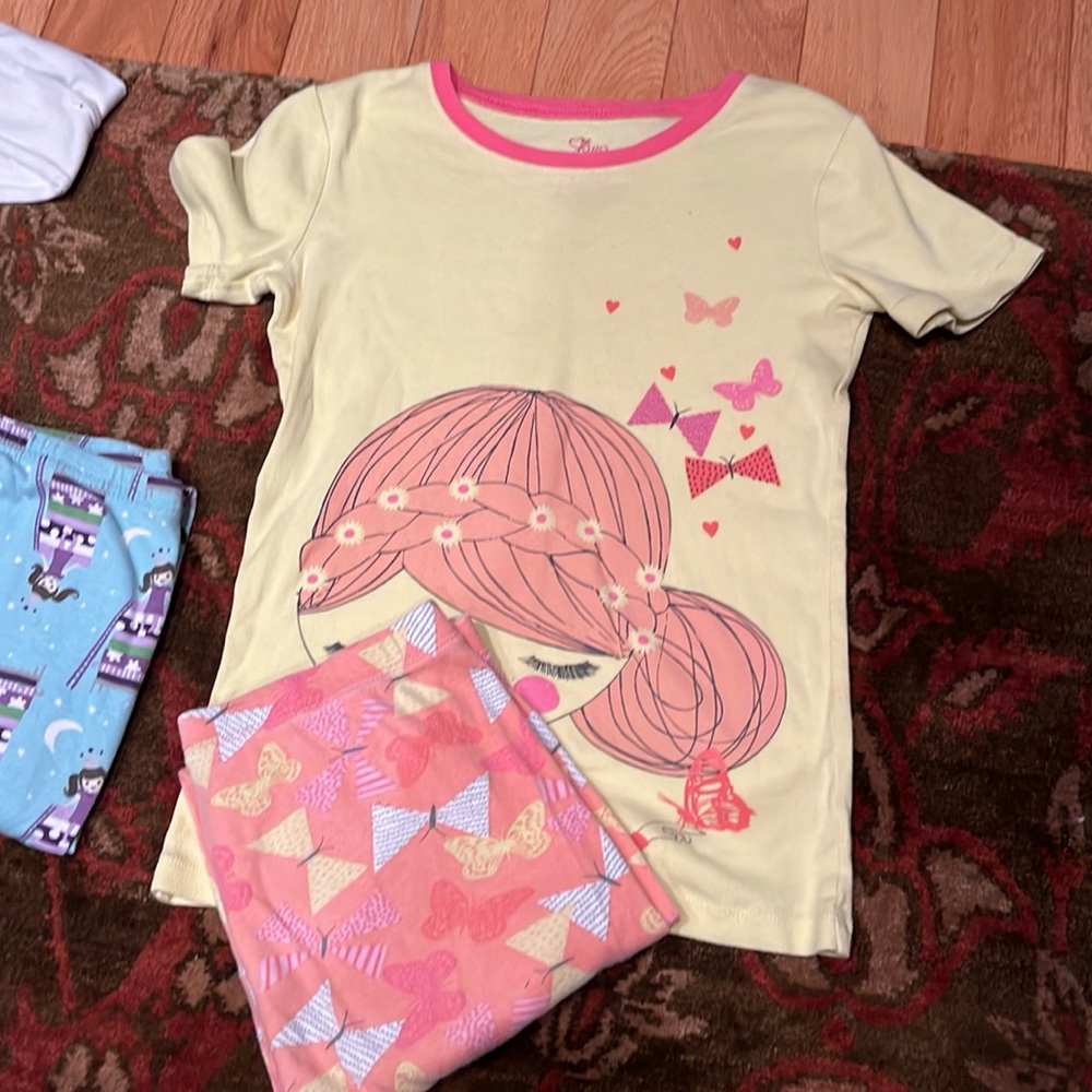 Set of 4 pajamas!! Girls size 12 - Picture 3 of 10